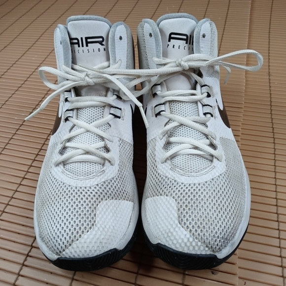 Nike Precision 898455-100  WHITE/BLACK Men's Size 8 athletic shoes. 20.1pm - Picture 3 of 10